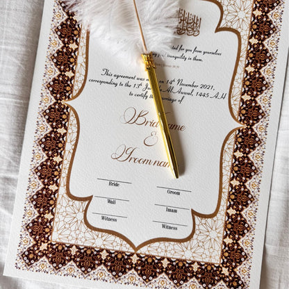 Sfeerfoto Nour's Bond Nikkah certificaat met veren pen